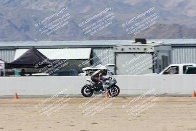 media/Oct-05-2025-CVMA (Sun) [[beeef4f201]]/Race 10-Formula Lightweight Twins Shootout/